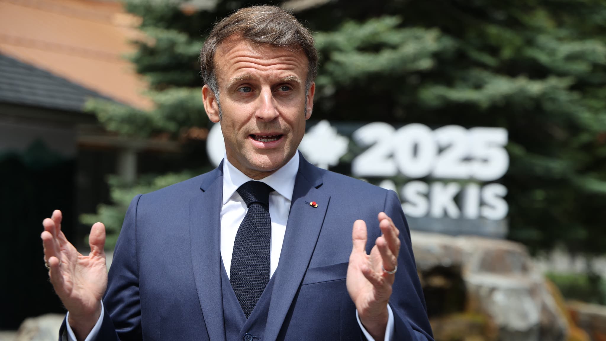 "Ça ne m'émeut pas": Emmanuel Macron répond aux critiques de Donald Trump qui l'accuse de "jamais rien" comprendre